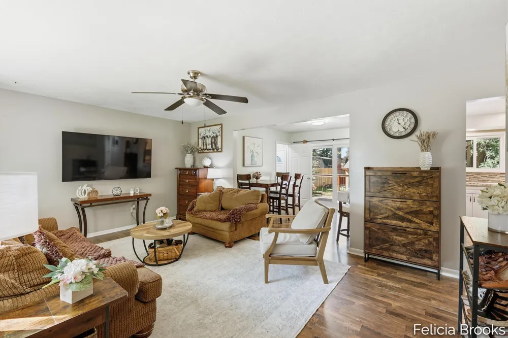457 Parkside Avenue NW Grand Rapids, MI 49534