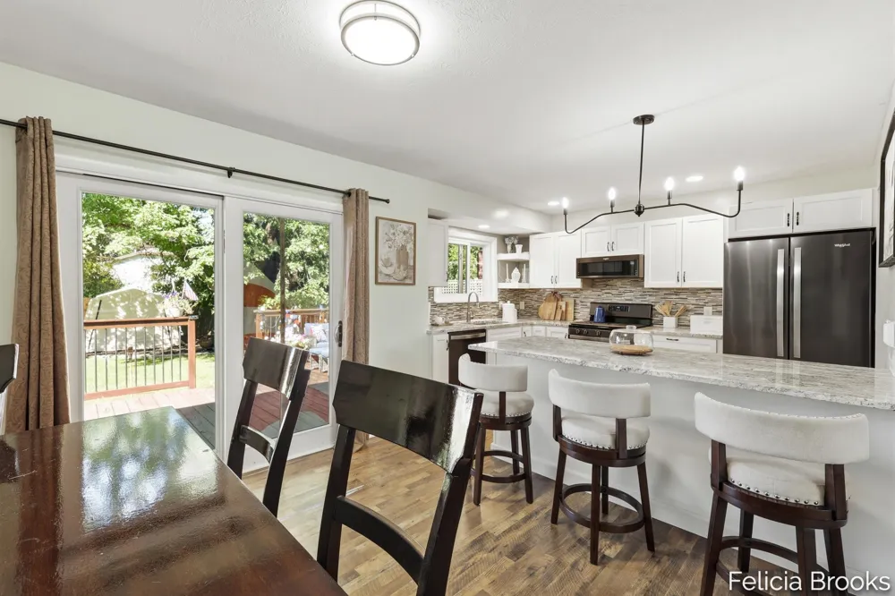 457 Parkside Avenue NW Grand Rapids, MI 49534