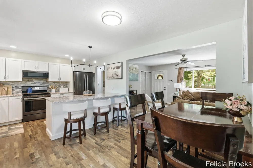 457 Parkside Avenue NW Grand Rapids, MI 49534