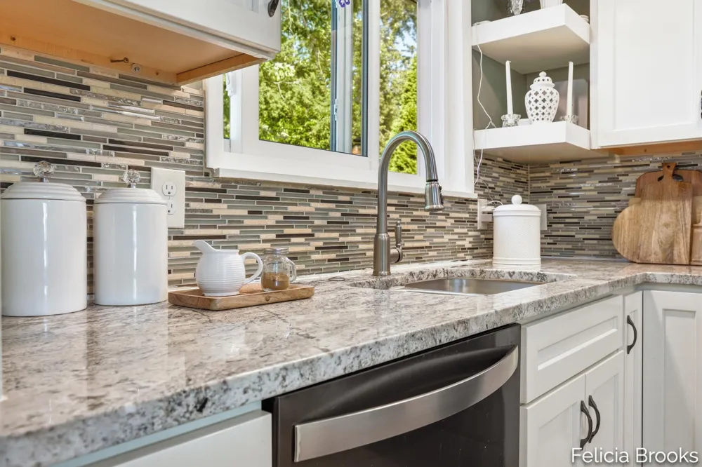 457 Parkside Avenue NW Grand Rapids, MI 49534