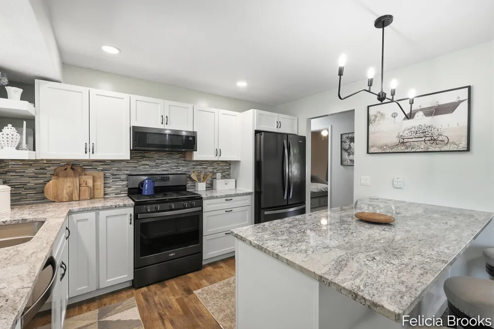 457 Parkside Avenue NW Grand Rapids, MI 49534