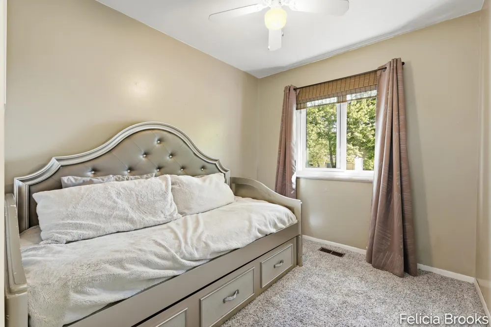 457 Parkside Avenue NW Grand Rapids, MI 49534