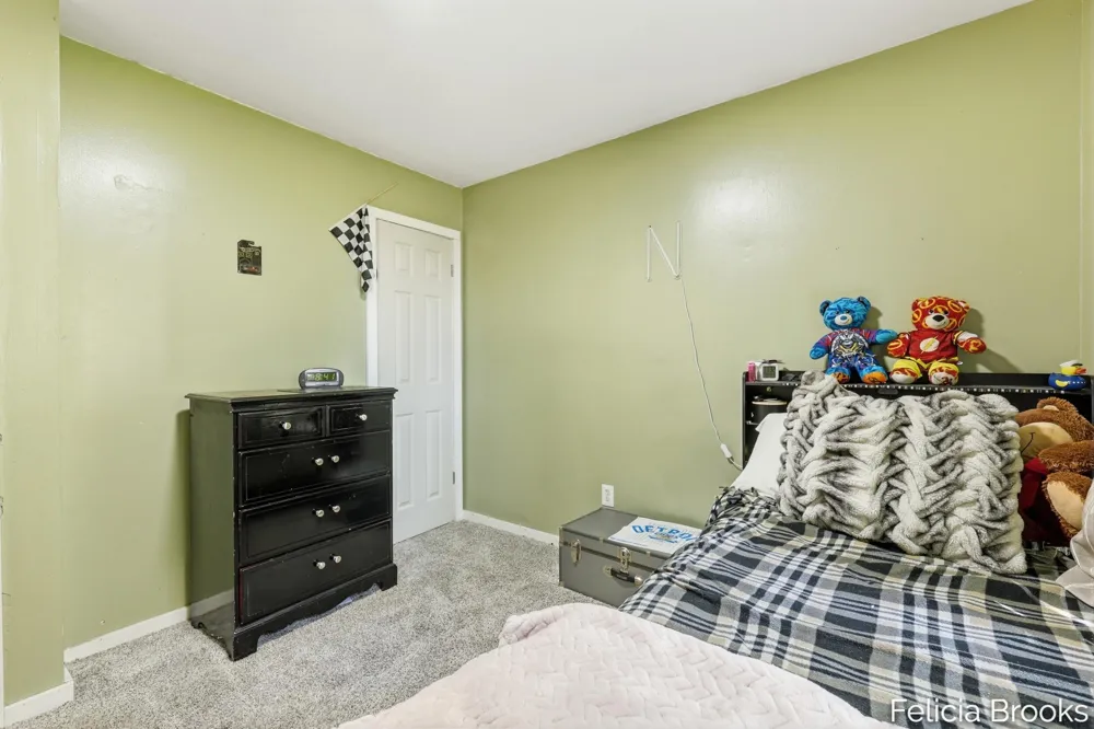 457 Parkside Avenue NW Grand Rapids, MI 49534