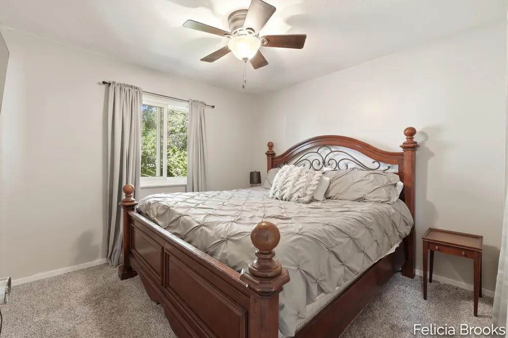 457 Parkside Avenue NW Grand Rapids, MI 49534
