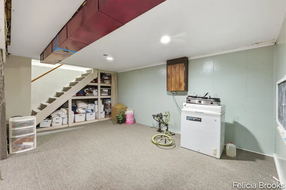 457 Parkside Avenue NW Grand Rapids, MI 49534