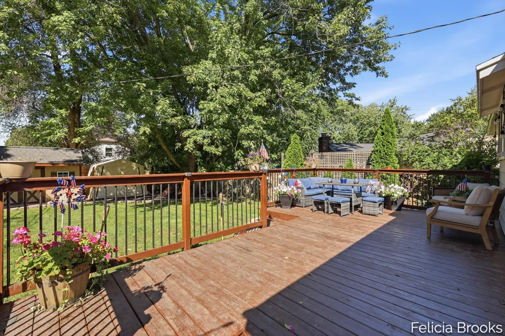457 Parkside Avenue NW Grand Rapids, MI 49534