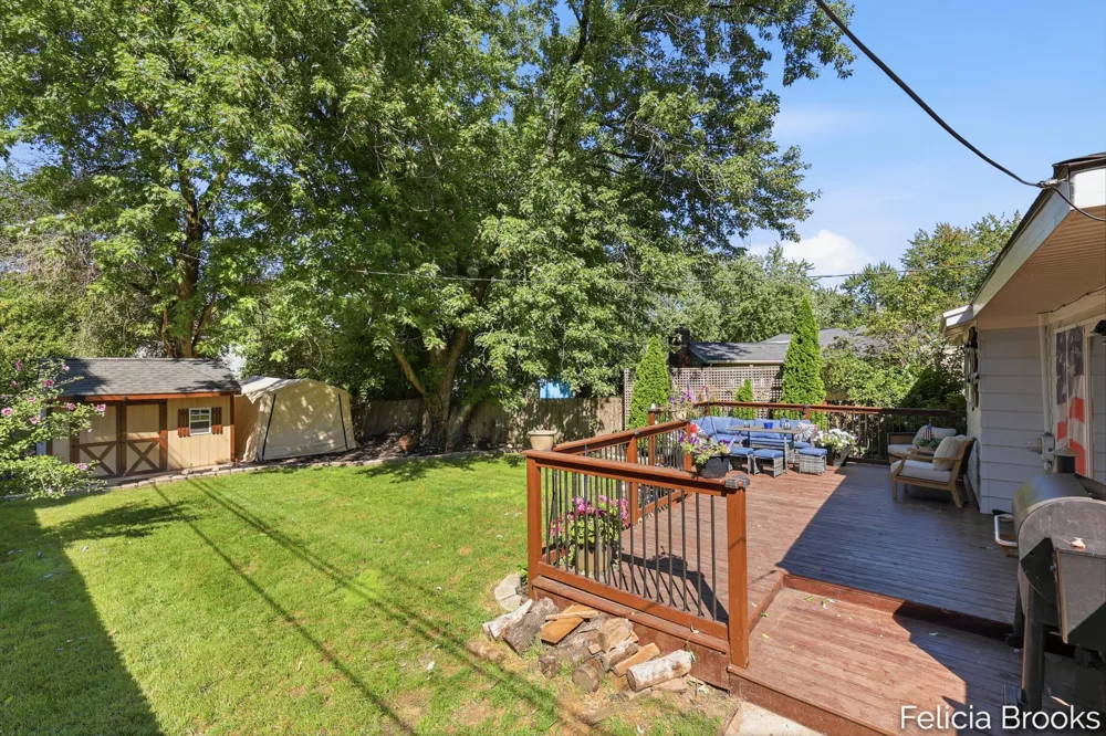 457 Parkside Avenue NW Grand Rapids, MI 49534