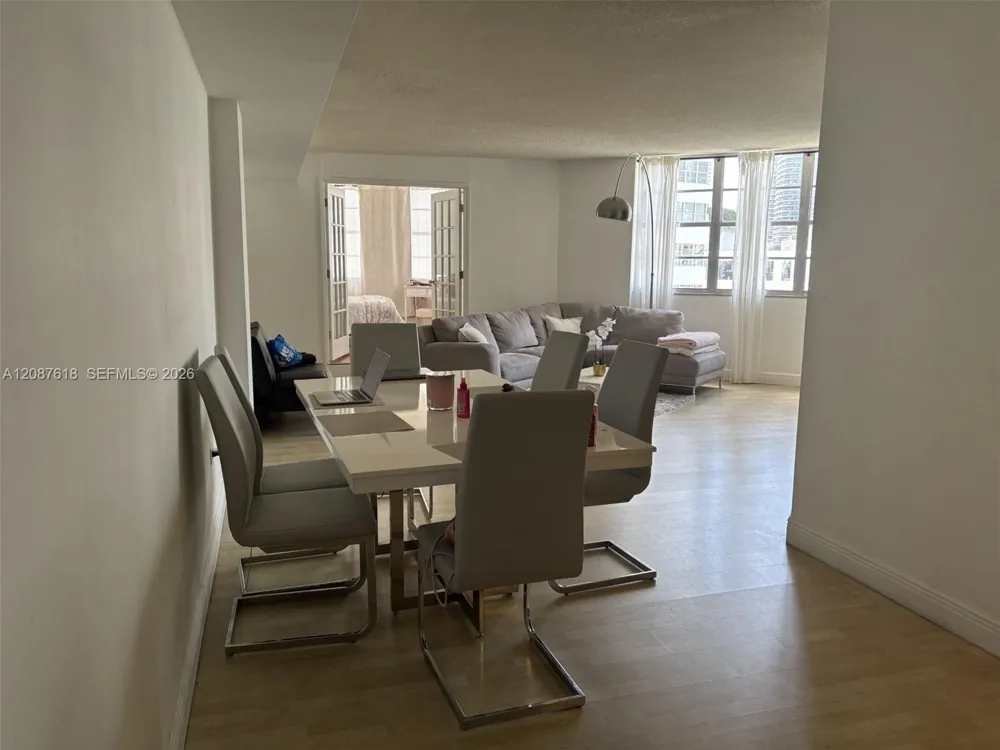 801 Brickell Bay Dr #964 Miami, FL 33131