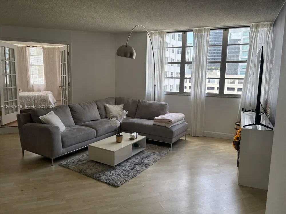 801 Brickell Bay Dr #964 Miami, FL 33131