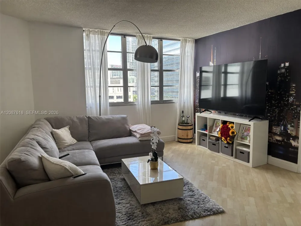 801 Brickell Bay Dr #964 Miami, FL 33131