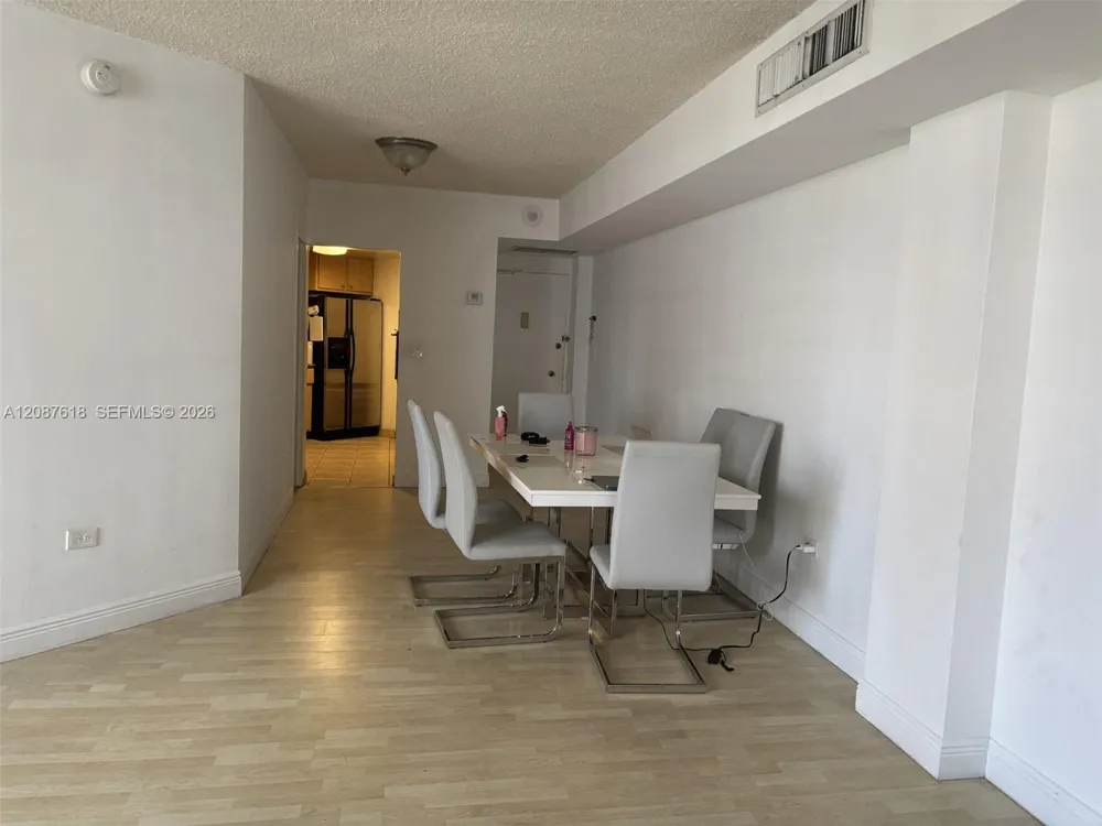 801 Brickell Bay Dr #964 Miami, FL 33131