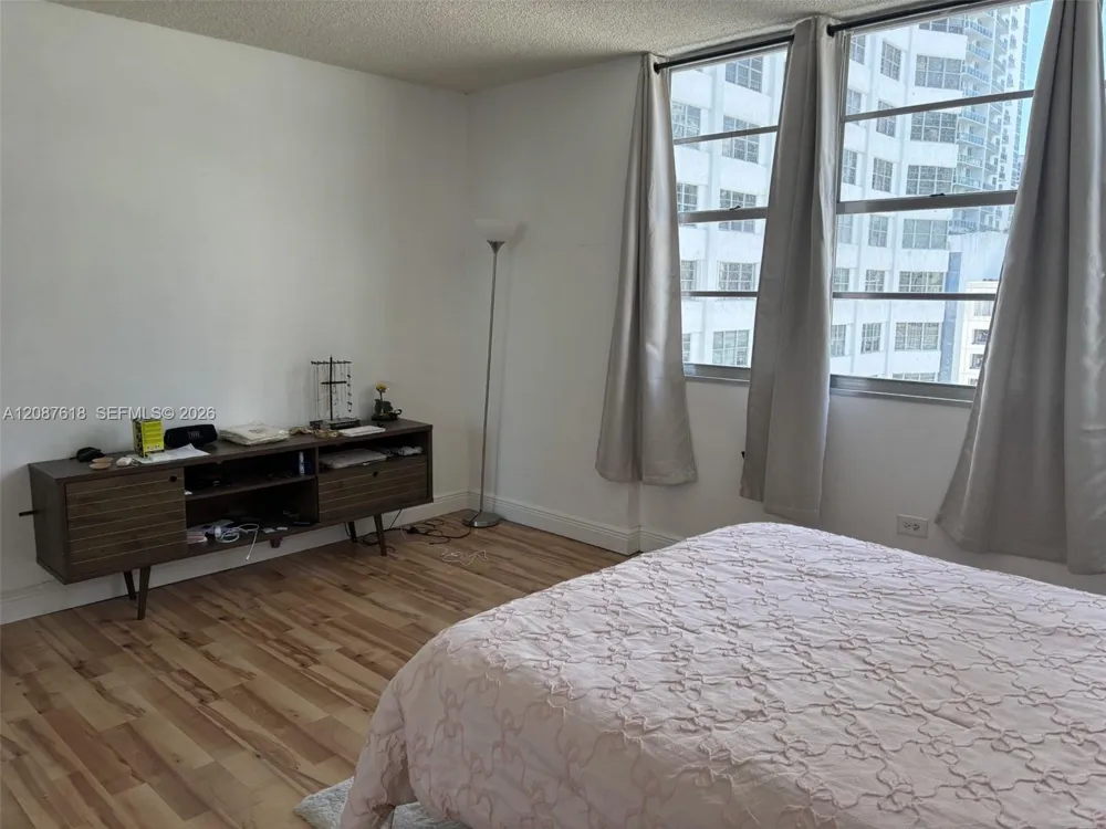 801 Brickell Bay Dr #964 Miami, FL 33131