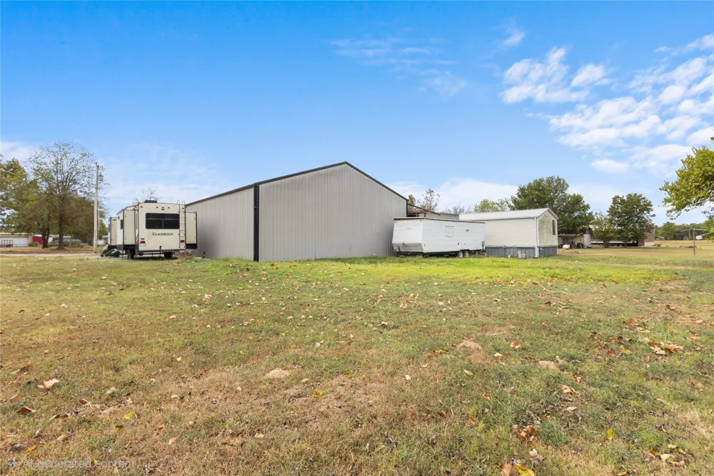 420781 1143 ROAD Eufaula, OK 74432