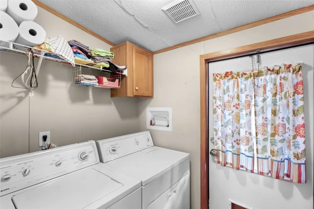 420781 1143 ROAD Eufaula, OK 74432