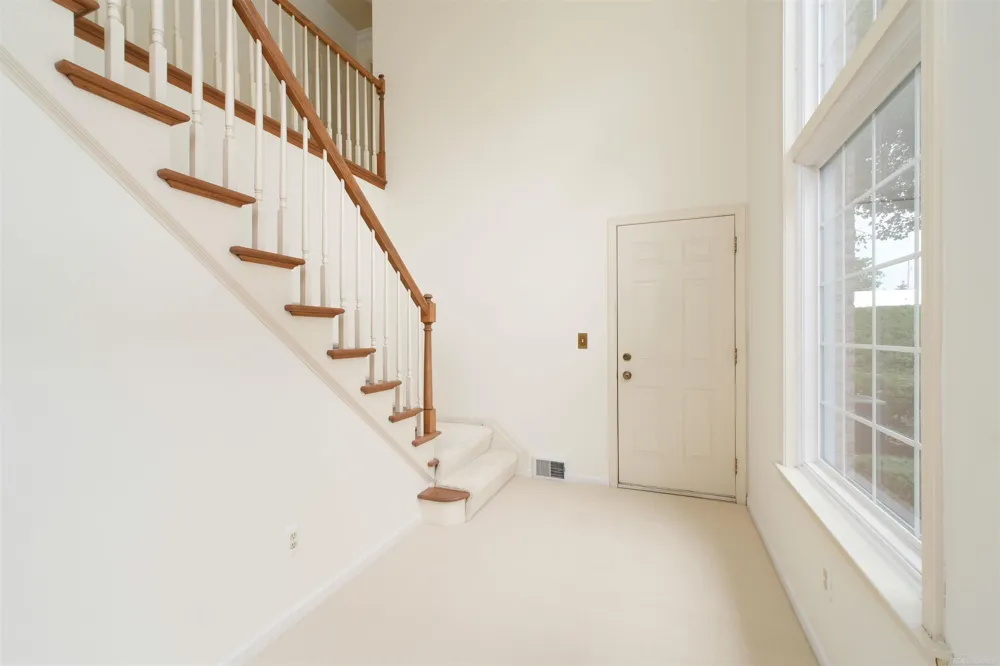 172 Windwood Pointe Avenue St Clair Shores City, MI 48080