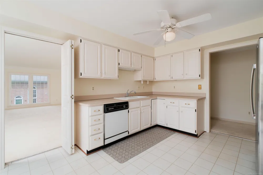 172 Windwood Pointe Avenue St Clair Shores City, MI 48080