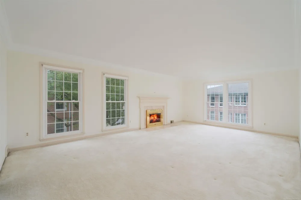 172 Windwood Pointe Avenue St Clair Shores City, MI 48080