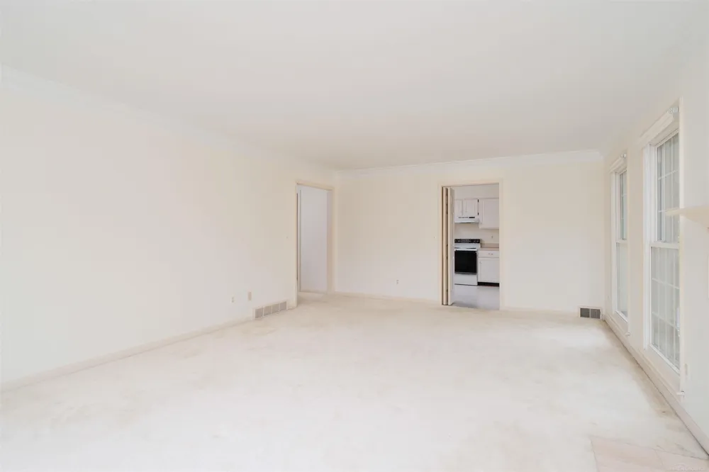 172 Windwood Pointe Avenue St Clair Shores City, MI 48080