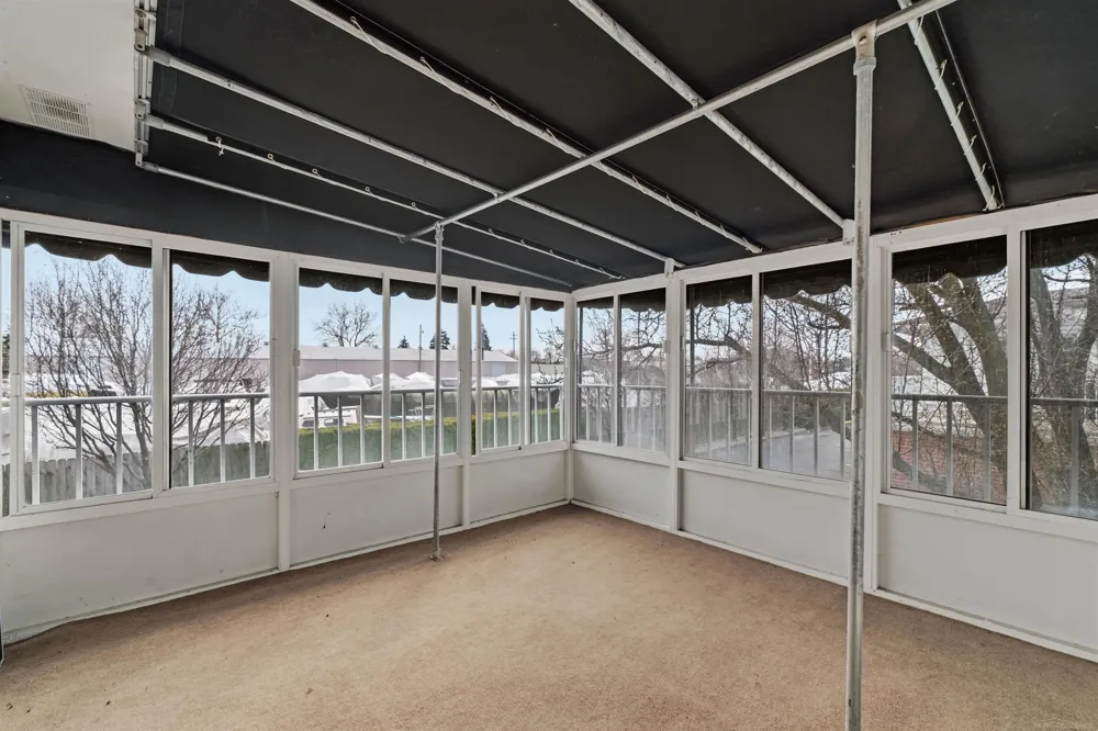 172 Windwood Pointe Avenue St Clair Shores City, MI 48080