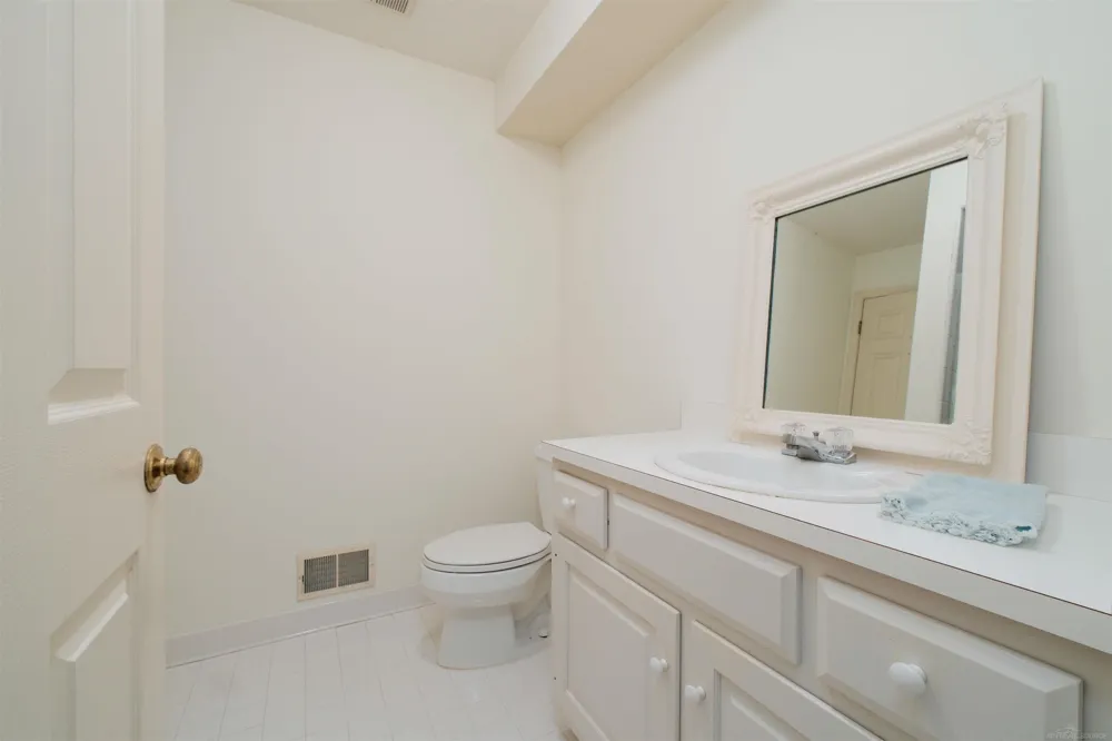 172 Windwood Pointe Avenue St Clair Shores City, MI 48080