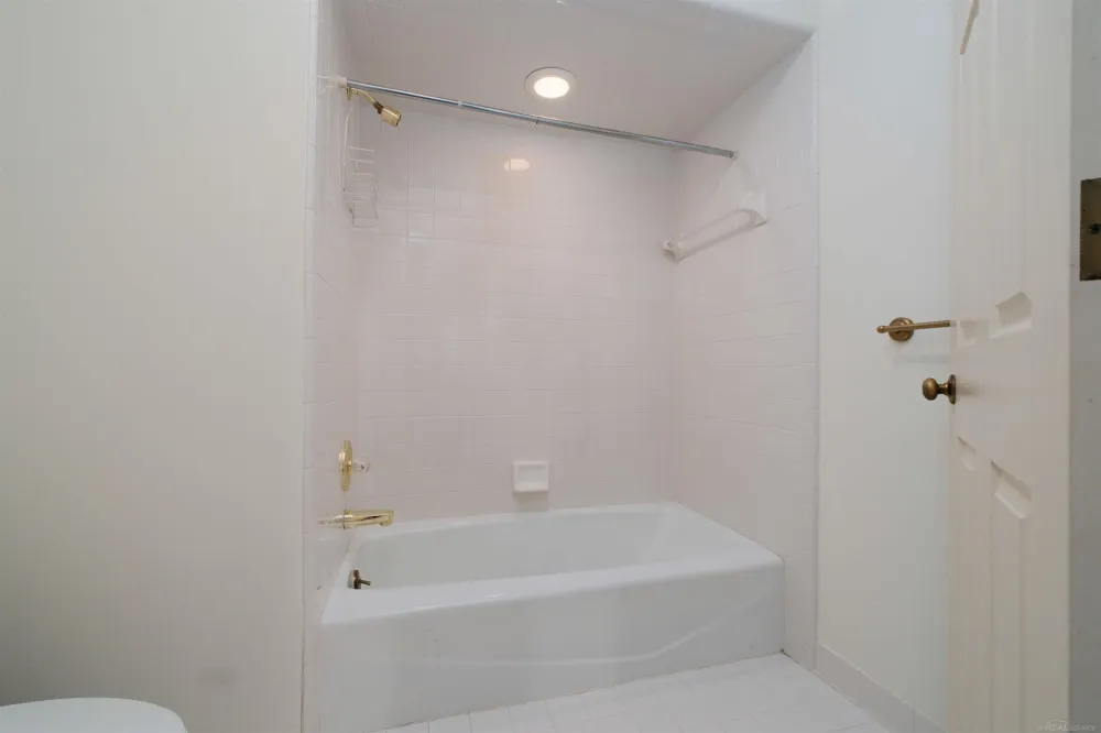 172 Windwood Pointe Avenue St Clair Shores City, MI 48080