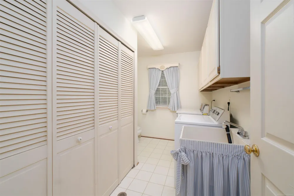 172 Windwood Pointe Avenue St Clair Shores City, MI 48080