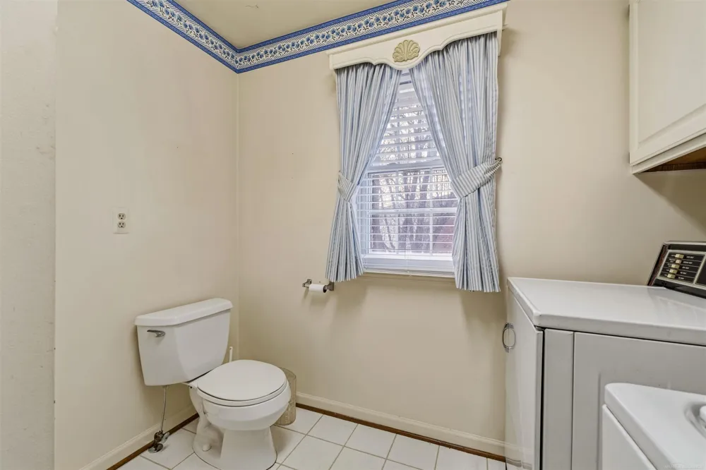 172 Windwood Pointe Avenue St Clair Shores City, MI 48080