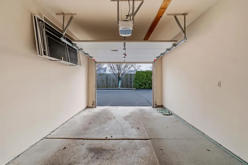 172 Windwood Pointe Avenue St Clair Shores City, MI 48080