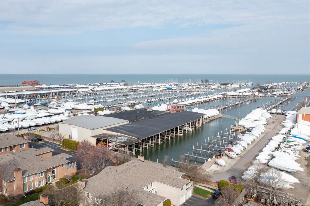 172 Windwood Pointe Avenue St Clair Shores City, MI 48080