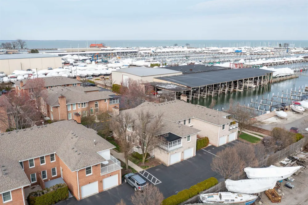 172 Windwood Pointe Avenue St Clair Shores City, MI 48080