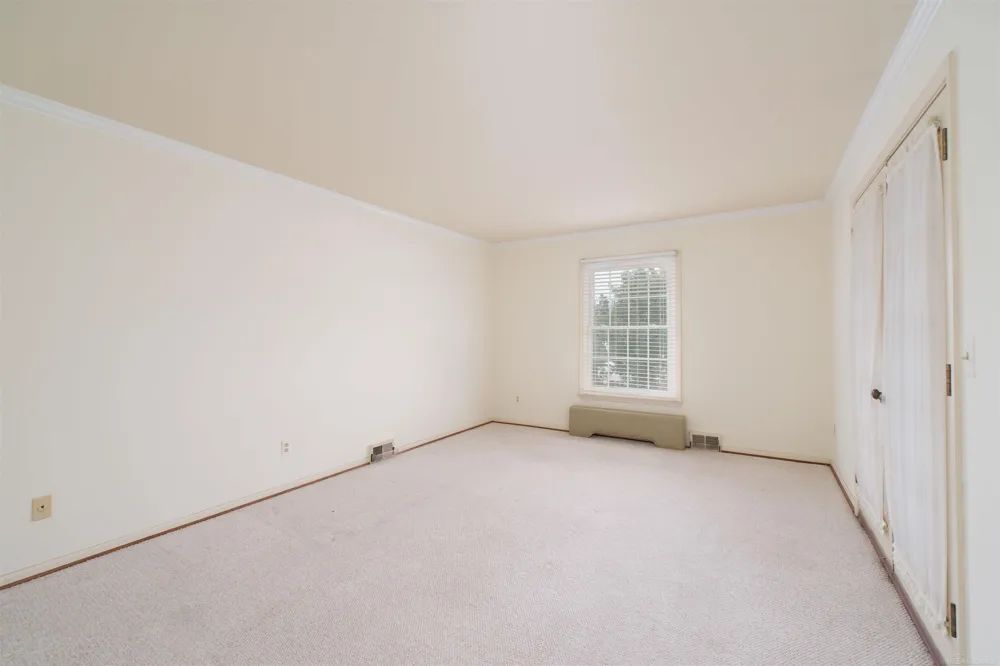 172 Windwood Pointe Avenue St Clair Shores City, MI 48080