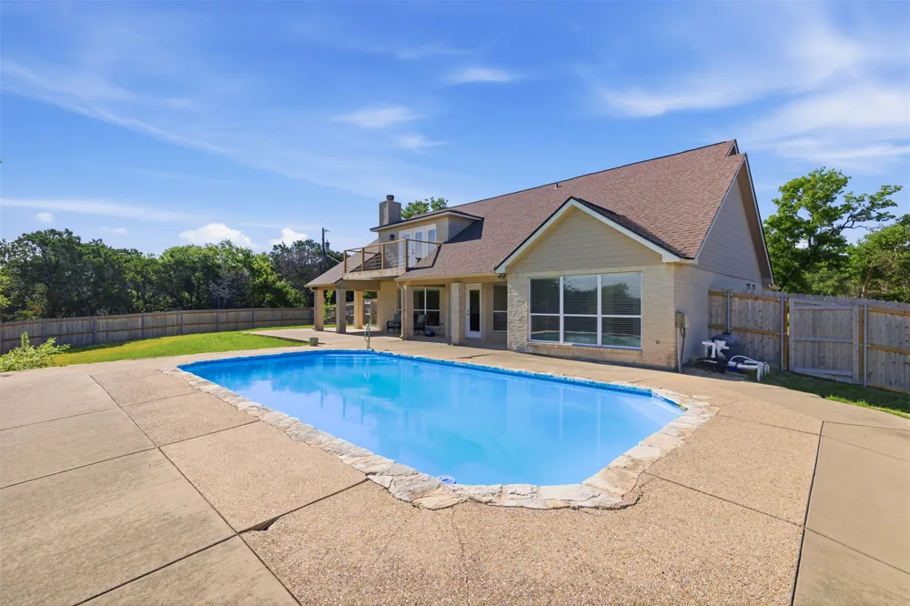 71 Wrangler Drive Morgans Point Resort, TX 76513