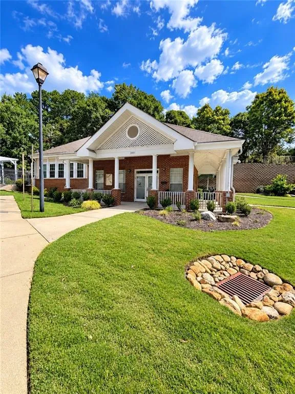 2585 Laurel Circle NW Atlanta, GA 30311