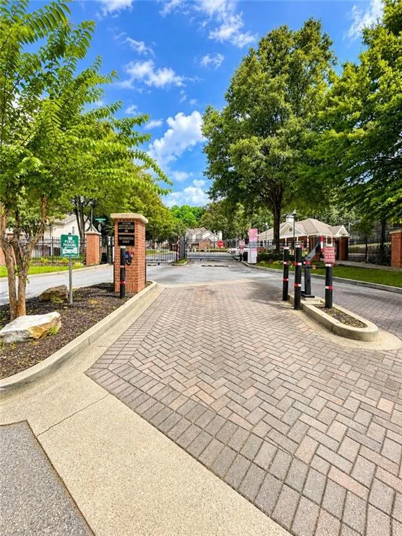 2585 Laurel Circle NW Atlanta, GA 30311