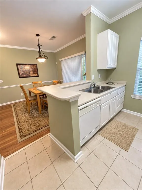 2585 Laurel Circle NW Atlanta, GA 30311