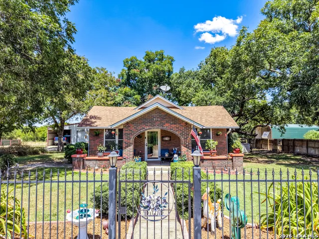 509 E Almante Avenue De Leon, TX 76444