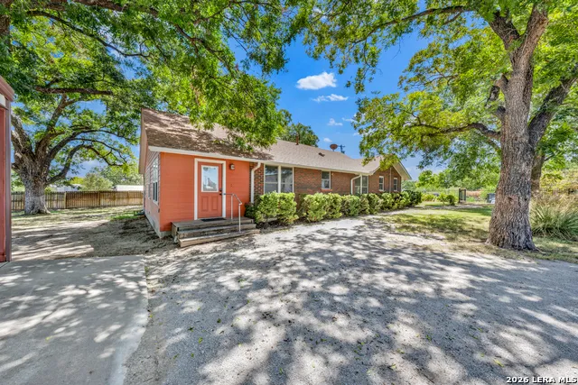 509 E Almante Avenue De Leon, TX 76444