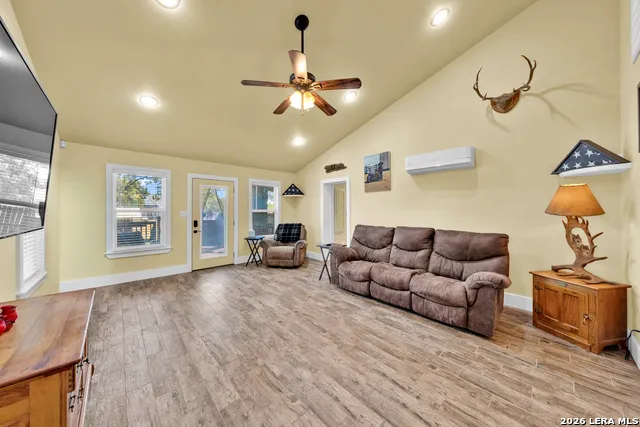 509 E Almante Avenue De Leon, TX 76444