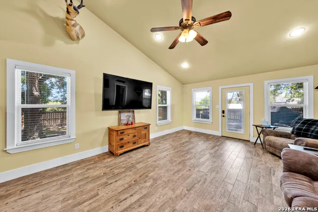 509 E Almante Avenue De Leon, TX 76444
