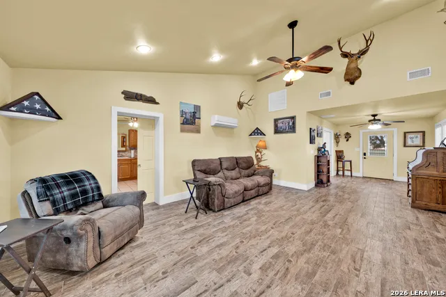 509 E Almante Avenue De Leon, TX 76444