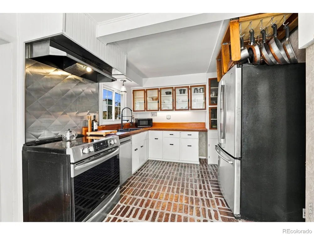 6430 W 62nd Place Arvada, CO 80003