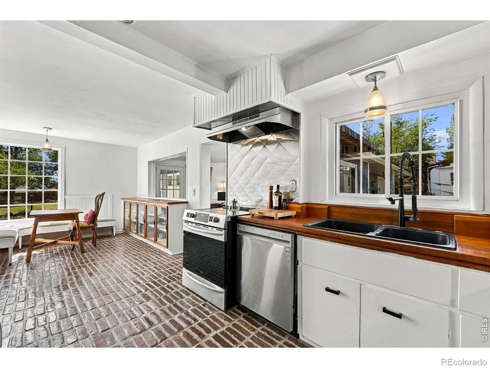 6430 W 62nd Place Arvada, CO 80003