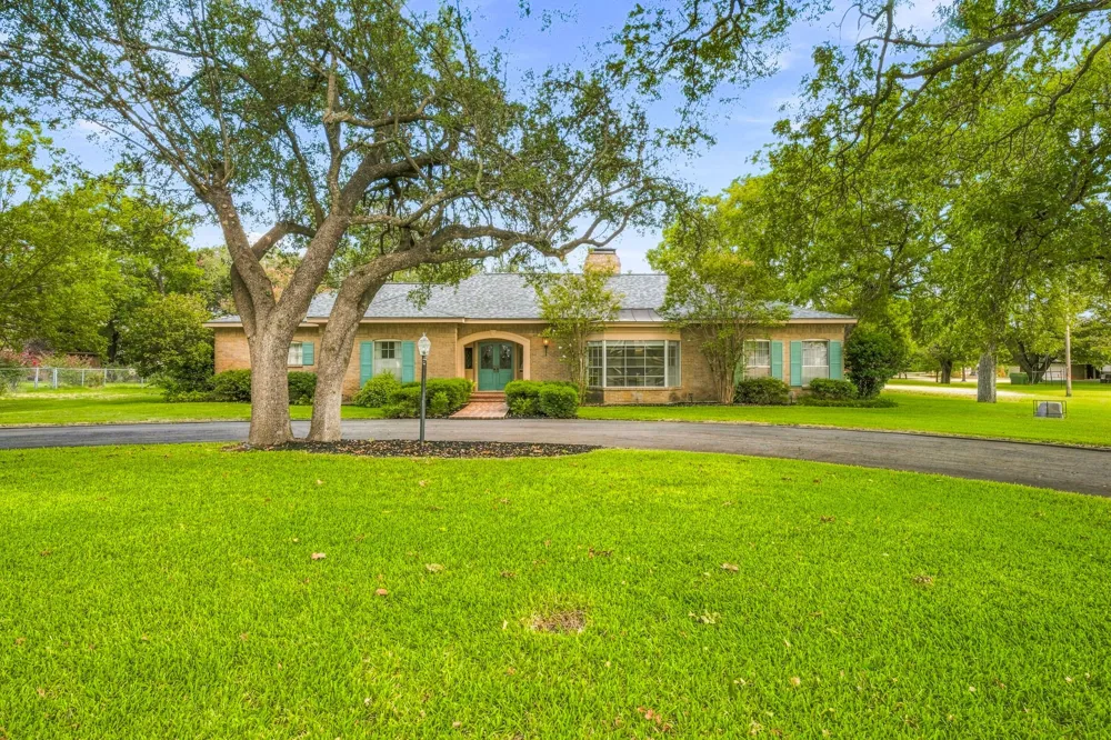 711 Hurt Street Dublin, TX 76446