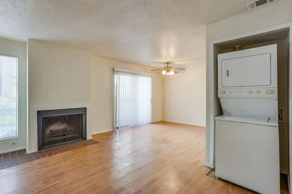 7431 Holly Hill Dr Drive #101 Dallas, TX 75231