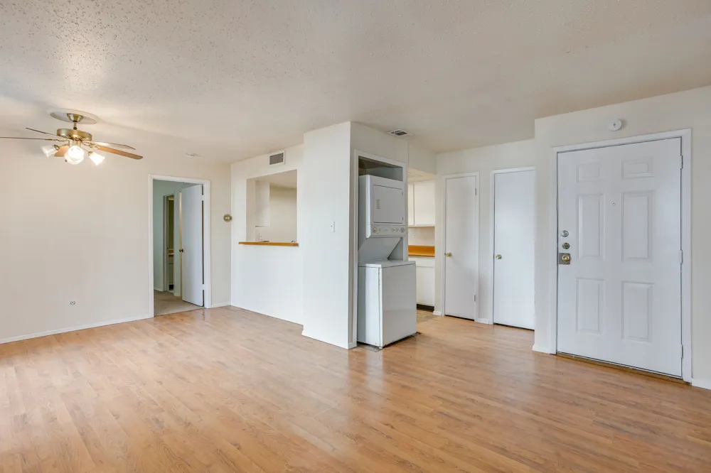 7431 Holly Hill Dr Drive #101 Dallas, TX 75231
