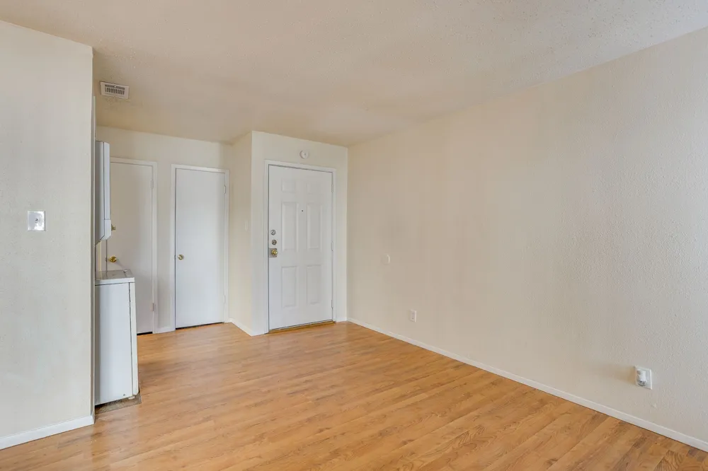7431 Holly Hill Dr Drive #101 Dallas, TX 75231