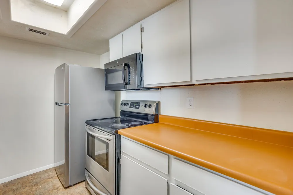 7431 Holly Hill Dr Drive #101 Dallas, TX 75231