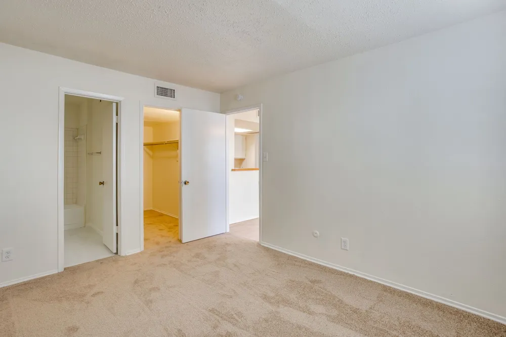 7431 Holly Hill Dr Drive #101 Dallas, TX 75231