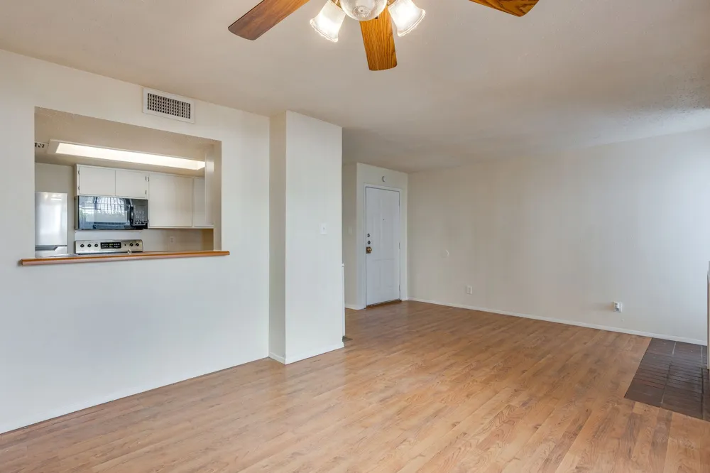 7431 Holly Hill Dr Drive #101 Dallas, TX 75231