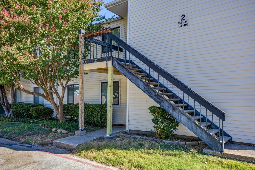 7431 Holly Hill Dr Drive #101 Dallas, TX 75231